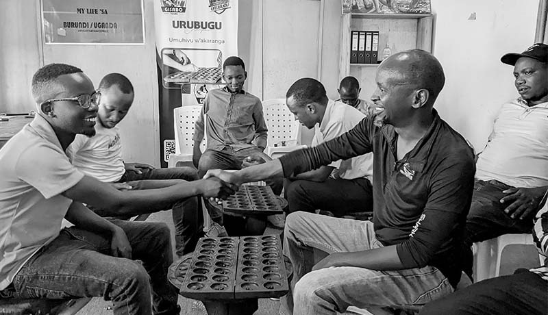 Urubugu : Un jeu traditionnel de calcul mental extrêmement complexe